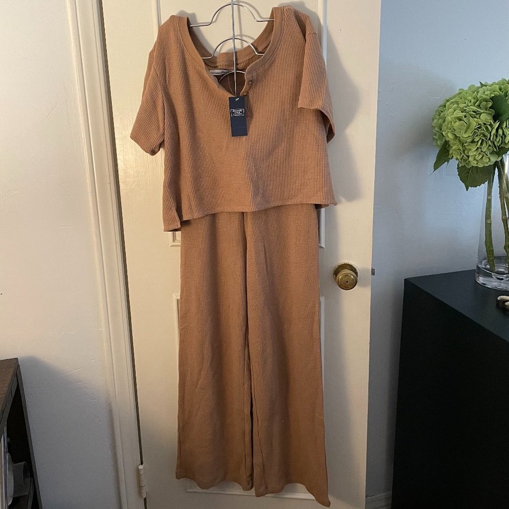 NWT Abercrombie and Fitch Matching Lounge Set
